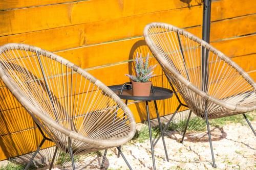 Outdoor Pictures 24