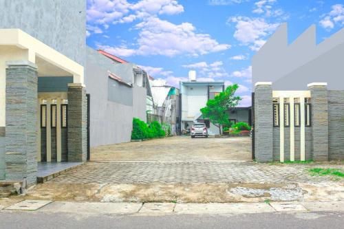 OYO 90214 HP Residence