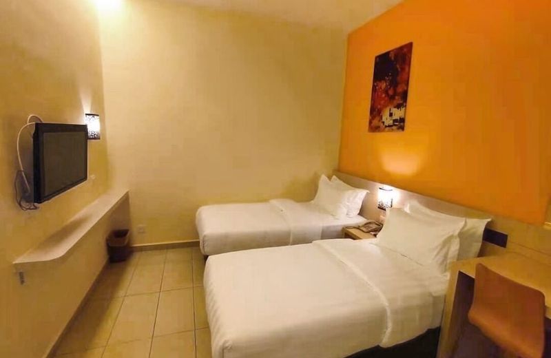 KLUANG RIVERVIEW HOTEL