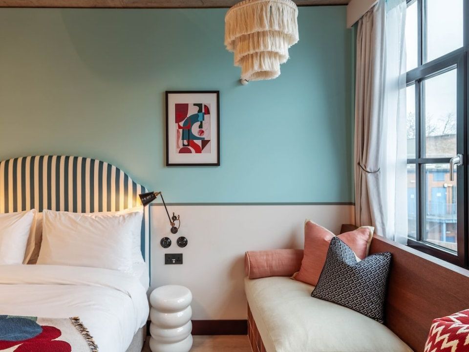 room2 Chiswick Hometel