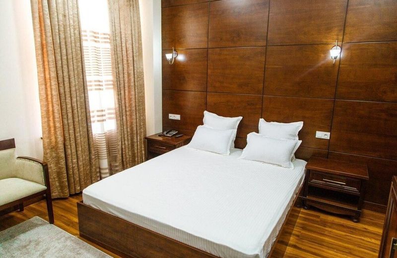 Shedevr Plaza Hotel