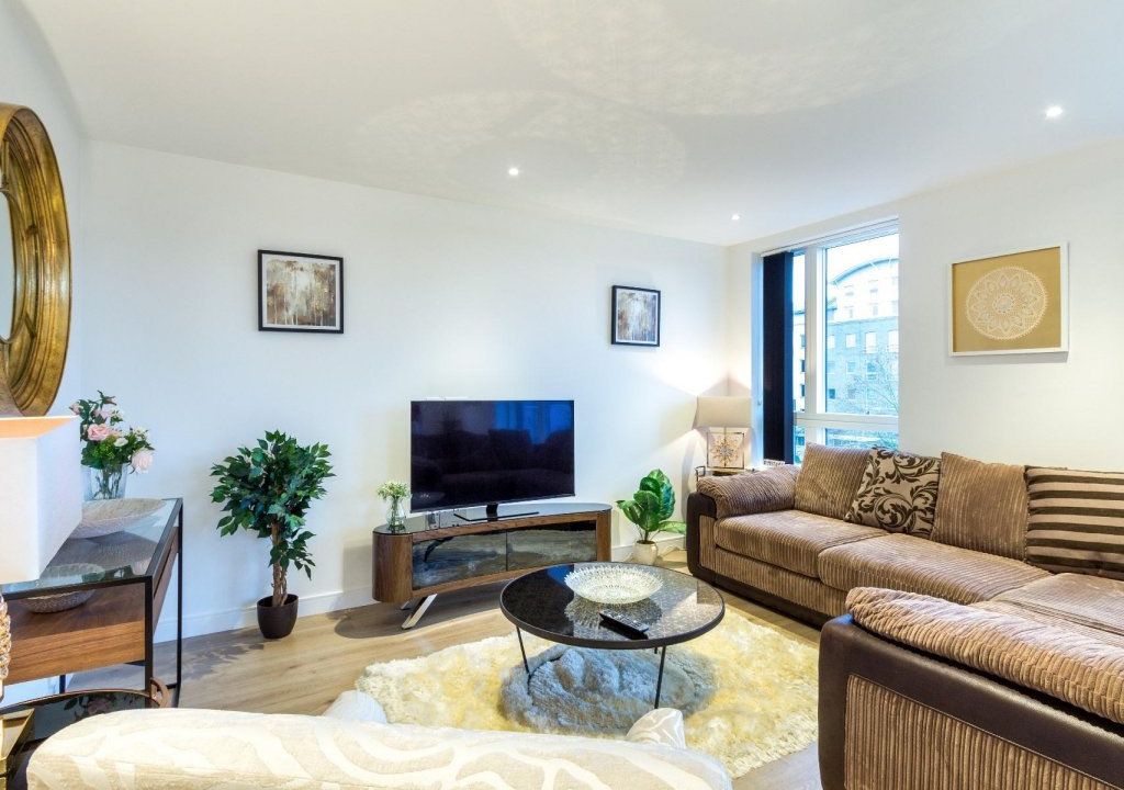 2 Bed Property Close to Heathrow Airport