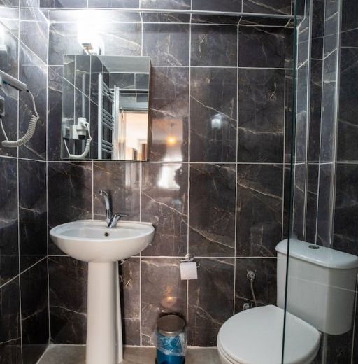 Otel 374