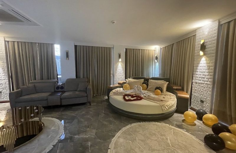 LE LUXE Suites Hotel & Spa