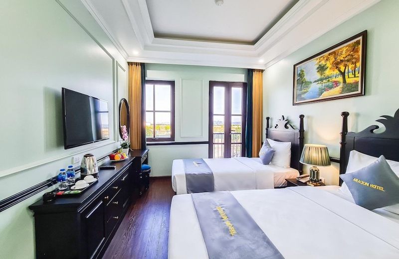 Dragon Hotel