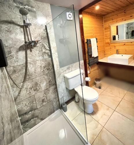 Wren 23-Hot Tub-Woodland Lodges-Tenby-Pembroke