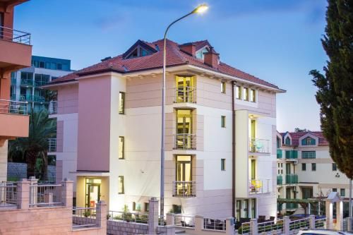 Hotel Swiss Holiday