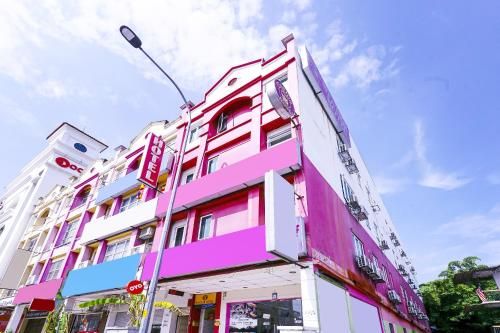 OYO 90486 Station Hotel