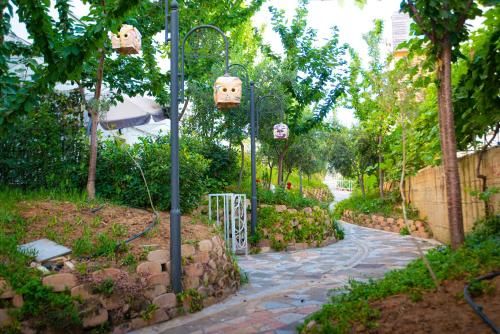 Outdoor Pictures 24