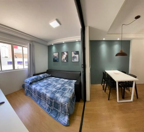 101- Lindo Apartamento Amplo e decorado, 2 quartos, sala, cozinha completa, mobiliario moderno, lavanderia , Excelente localização no bairro Bigorrilho