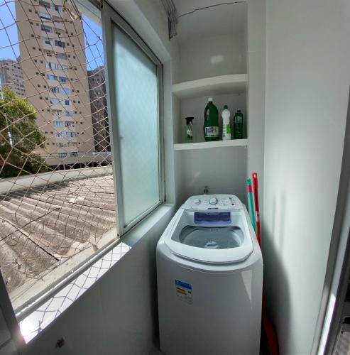 101- Lindo Apartamento Amplo e decorado, 2 quartos, sala, cozinha completa, mobiliario moderno, lavanderia , Excelente localização no bairro Bigorrilho