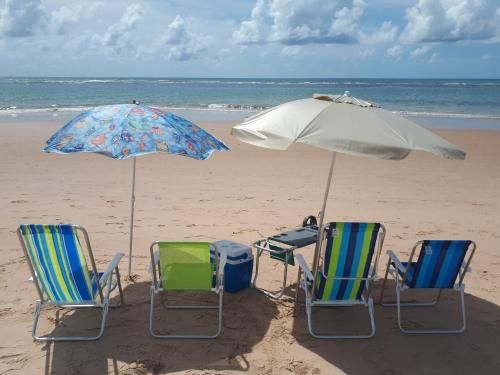 Guarajuba, Duplex pé na areia. Ótima localização!