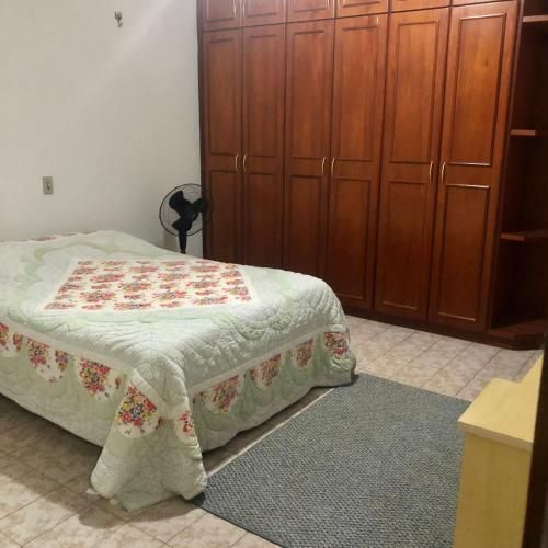 Casa 3/4 com piscina e mesa de sinuca em Caldas Novas
