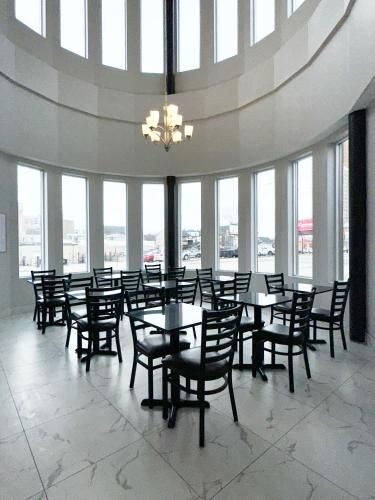 Premier Inn & Suites - Downtown Hamilton