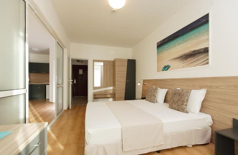 Silver Beach Apart Complex