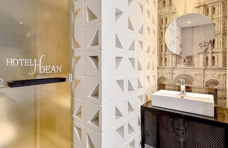 Hotel Dean
