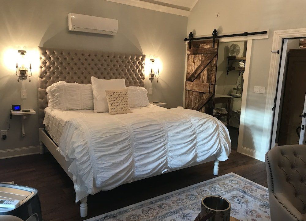 Chateau Rooms