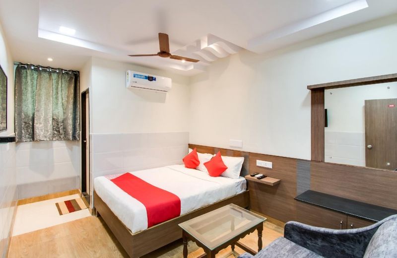 Super OYO Flagship Hotel GV Residency