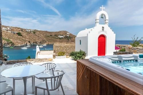 Etesians Luxury Suites