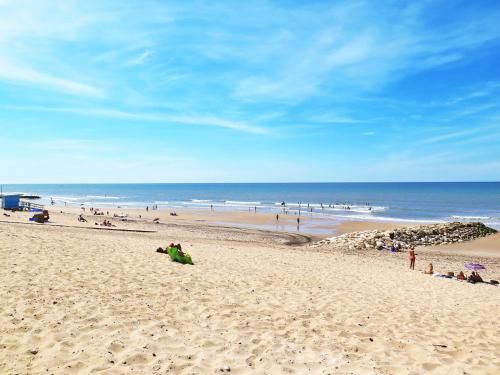 Holiday Home Les Ormes - MVT225