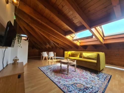 Apartamentos Dos Torres Numenor – Ático abuhardillado de madera