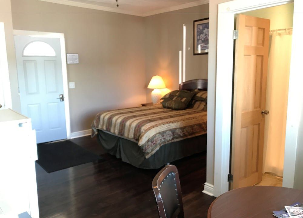 Beachcomber Inn