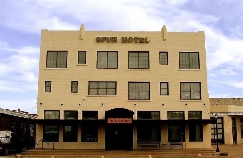 Spur Hotel