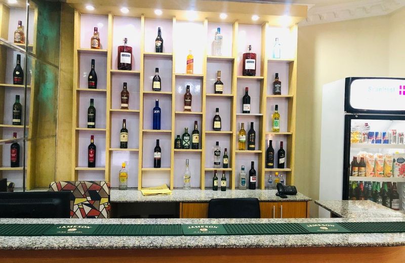 CribVille Hotel & Suites