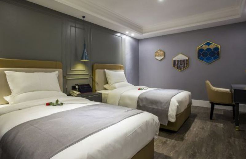 LANO Hotel Jiangsu Zhenjiang South High Speed Railway Station Baolong Square