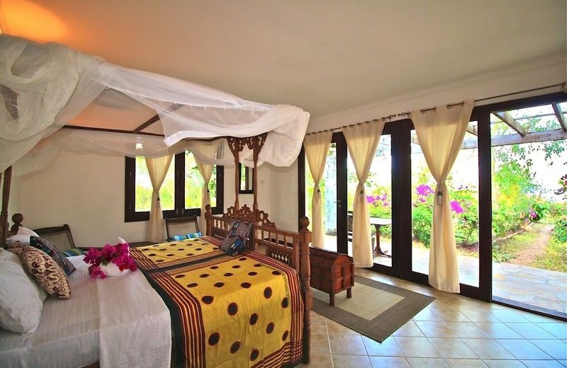 Villa Paradise ON THE Ocean