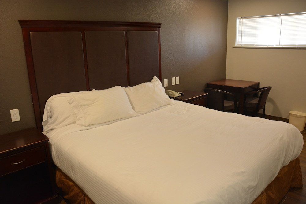 Economy Inn - Gladewater