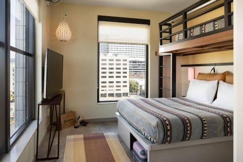 Moxy Oakland Downtown
