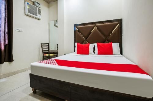 OYO 87041 Hotel Sunrise
