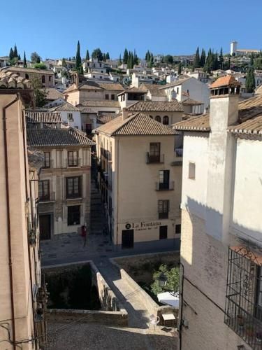 Cosy Flat/Nearly Touching Alhambra/Great Views