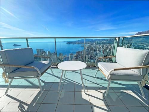 Gran lujo, terraza grande y vistas al mar – planta 41