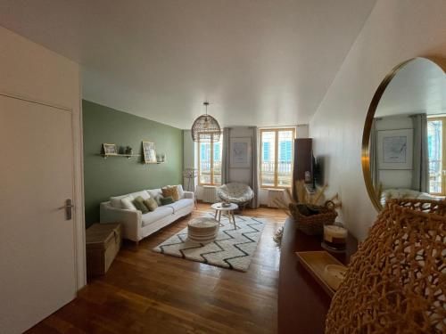 Appartement exclusif de 65 m2 en coeur de ville avec parking, accès inclus à salle de sport de 2000m2, Sauna & Hammam