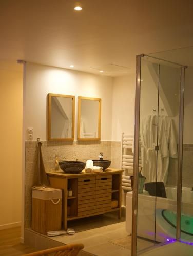 PARENTHESE LOVE : Bali Mon Amour - Suite Jacuzzi SPA - Proche Orly / Paris