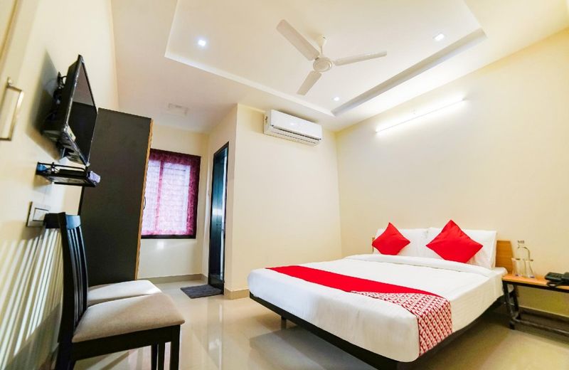 OYO Flagship 48336 Vj Inn Nagamalli Thota