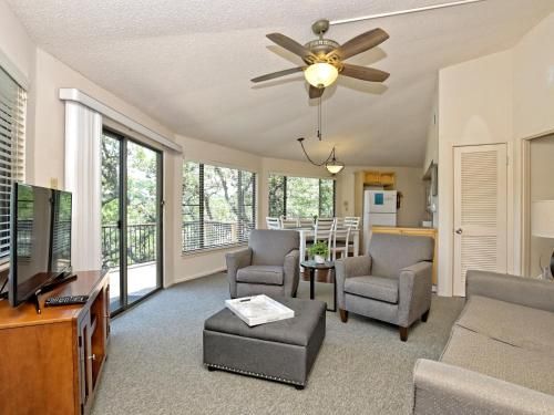 Relaxing Waterfront Bungalow on Lake Travis, pool & hot tub, next to marina (#1)