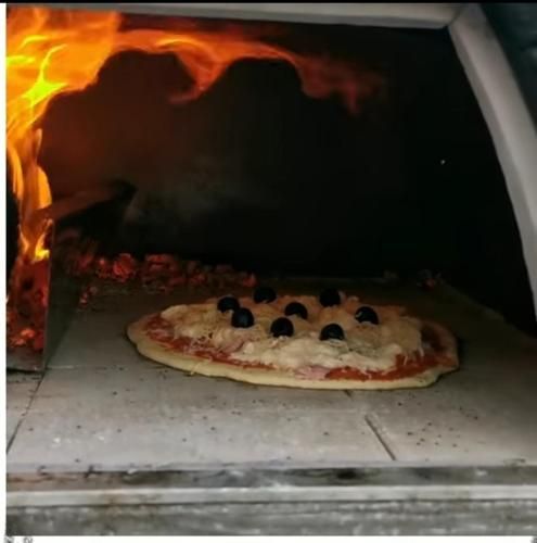 Le JARDIN DES DELIS gite NEUF avec piscine