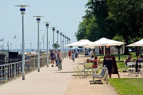 Beau Studio proche front de mer et parc paysager