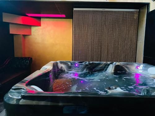 Mieuxqualhotel jacuzzi privatif Love room