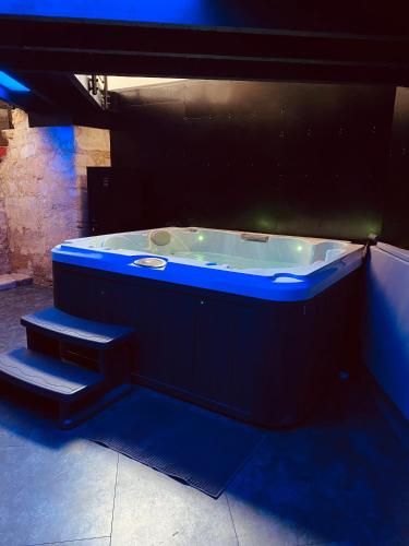 Mieuxqualhotel jacuzzi privatif La retro
