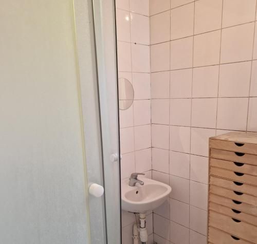 Studio near Paris Métro Robespierre