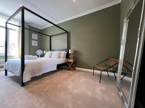 STAY IN STYLE OPPOSITE WINDSOR CASTLE & free parking