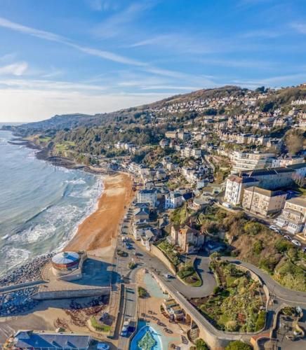 Rookley Villa, 3 Bedroom Family Apartment, Ventnor