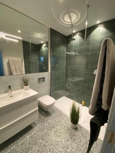 May Road, stylish townhouse