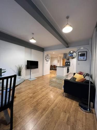 Modern Stratford Apartment