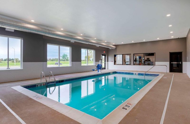 Comfort Inn & Suites