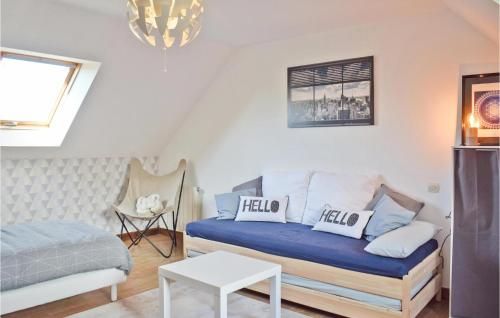 Awesome home in Plehedel with 3 Bedrooms, WiFi and Swimming pool